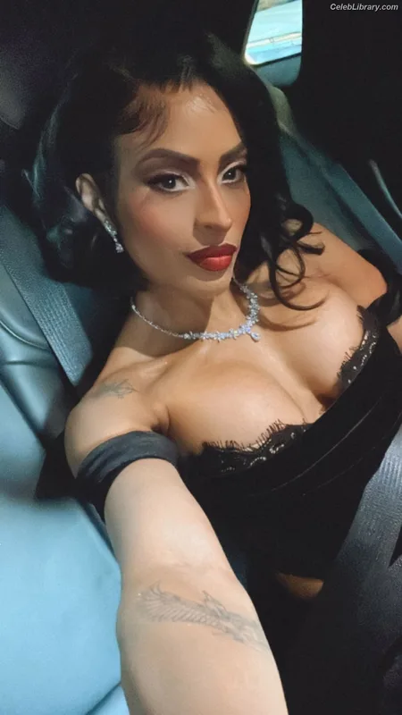 Zelina Vega photo 5 of 1497