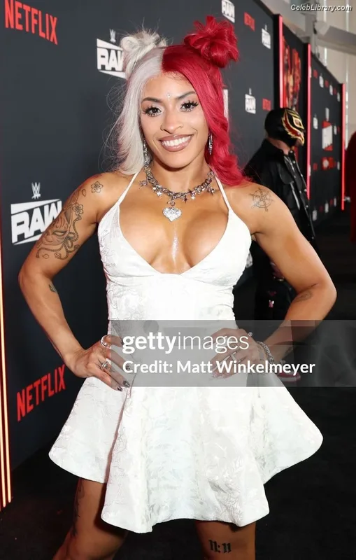 Zelina Vega photo 5 of 1497