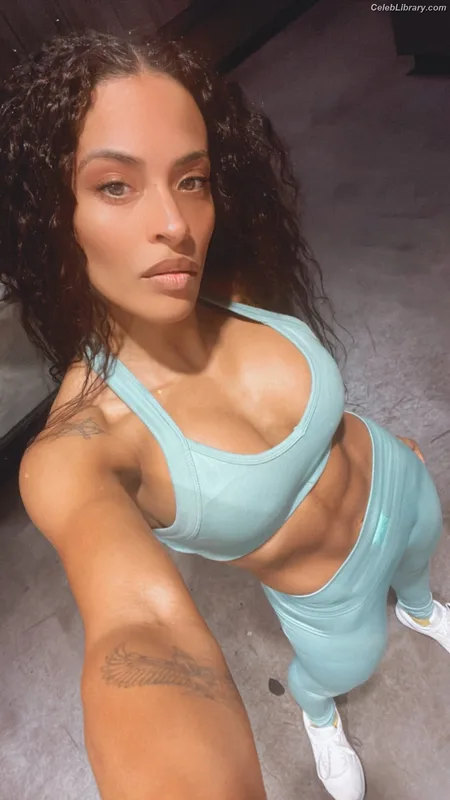 Zelina Vega photo 12 of 1497