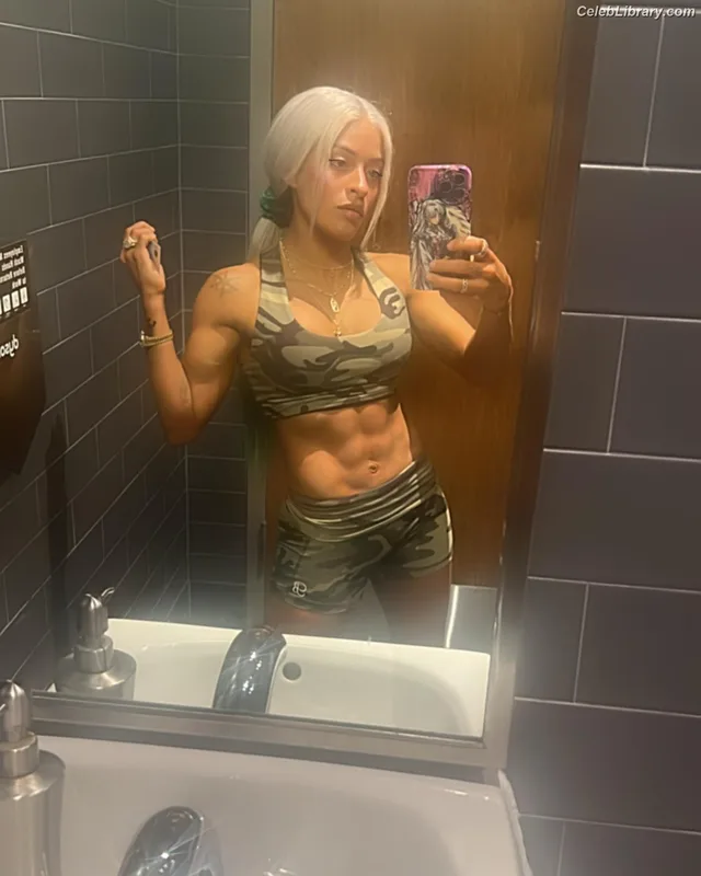 Zelina Vega photo 17 of 1497