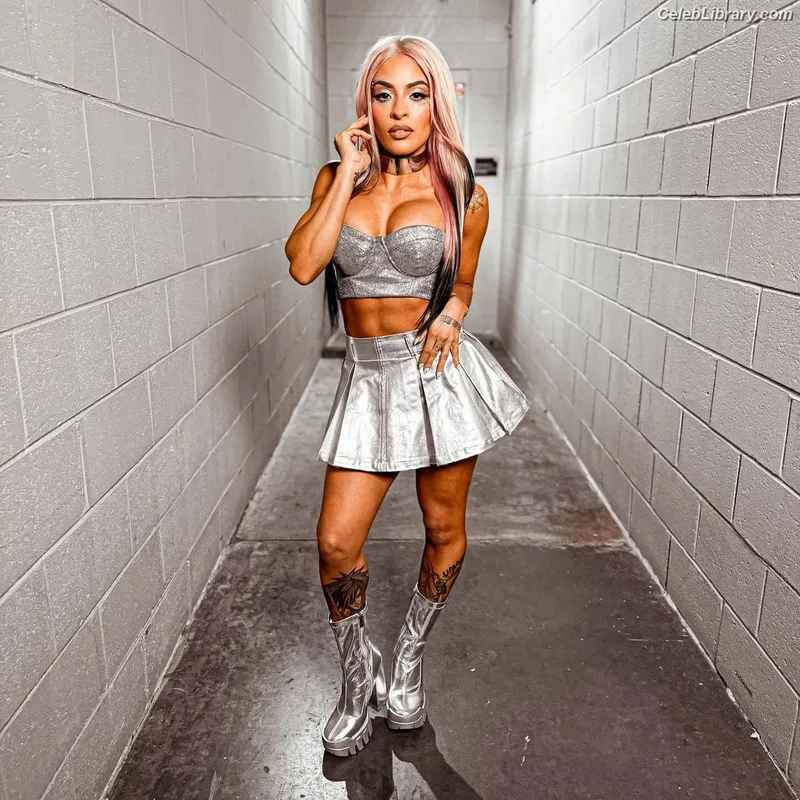 Zelina Vega photo 5 of 1497