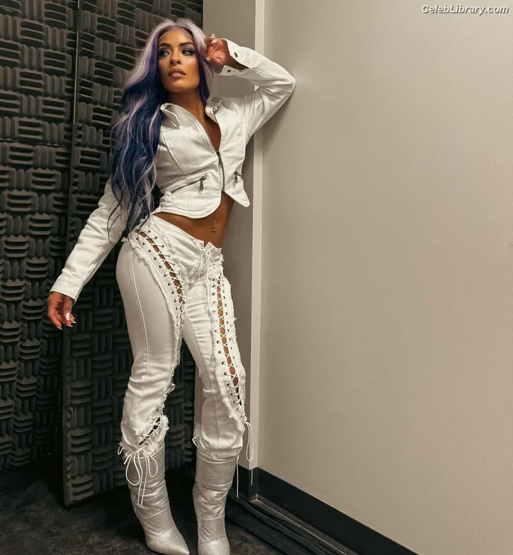 Zelina Vega photo 9 of 1497