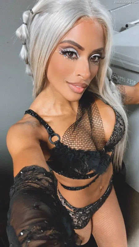 Zelina Vega photo 1 of 1497