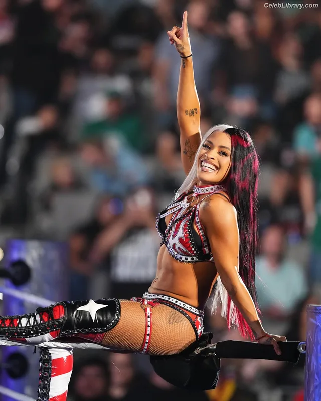 Zelina Vega photo 1 of 1497
