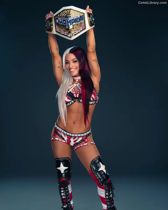 Zelina Vega photo 8 of 1497