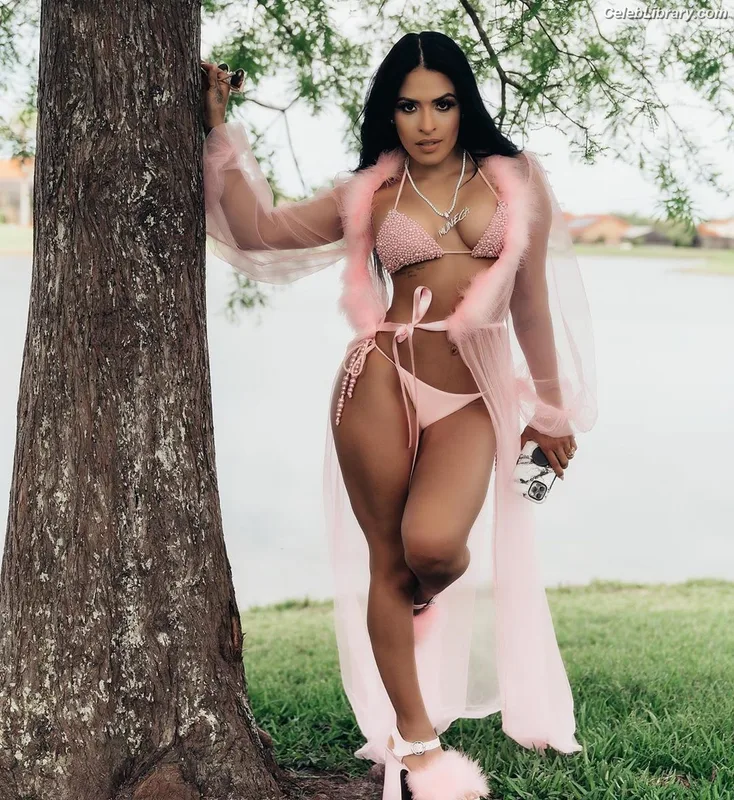 Zelina Vega photo 7 of 1497