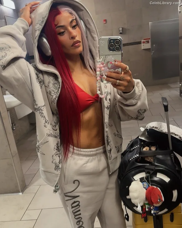 Zelina Vega photo 15 of 1497