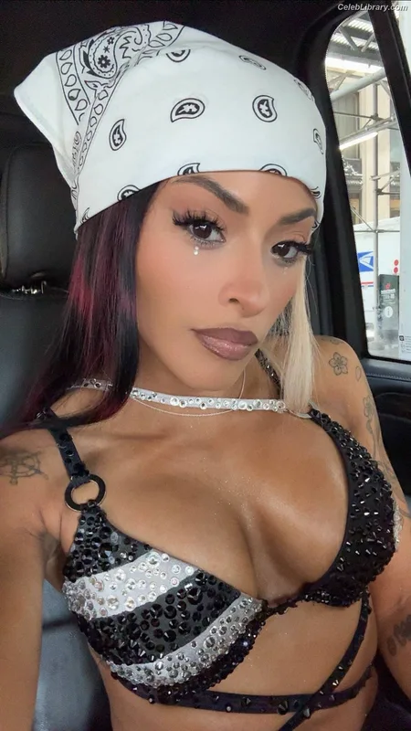Zelina Vega photo 19 of 1497