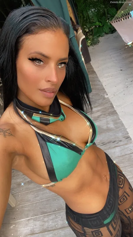 Zelina Vega photo 2 of 1497