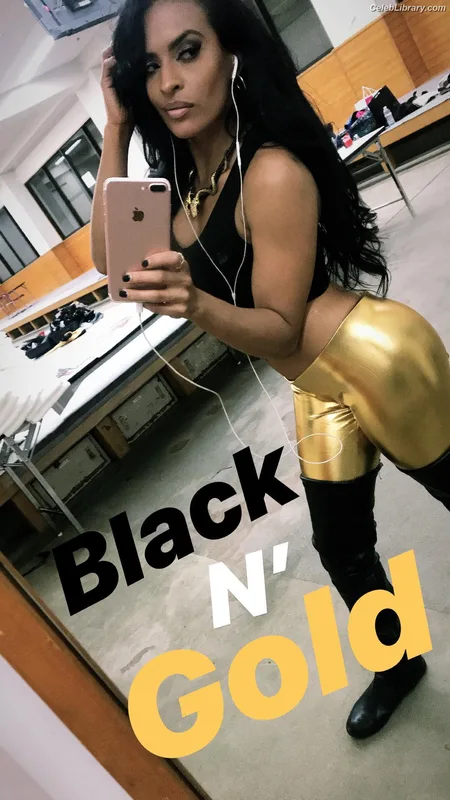 Zelina Vega photo 16 of 1497