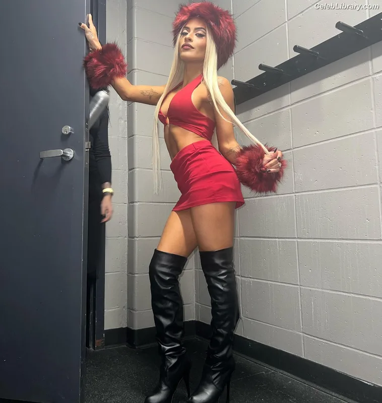 Zelina Vega photo 22 of 1497