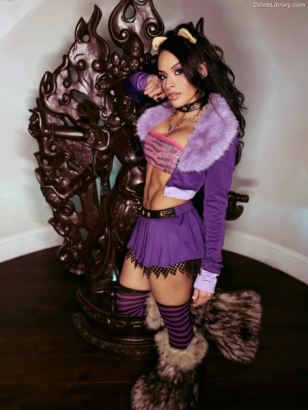 Zelina Vega photo 2 of 1497