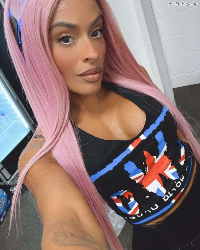 Zelina Vega photo 5 of 1497