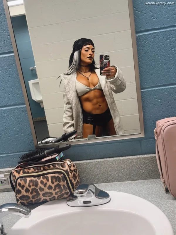 Zelina Vega photo 14 of 1497