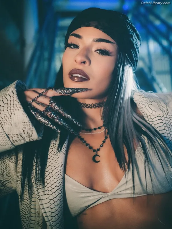 Zelina Vega photo 16 of 1497