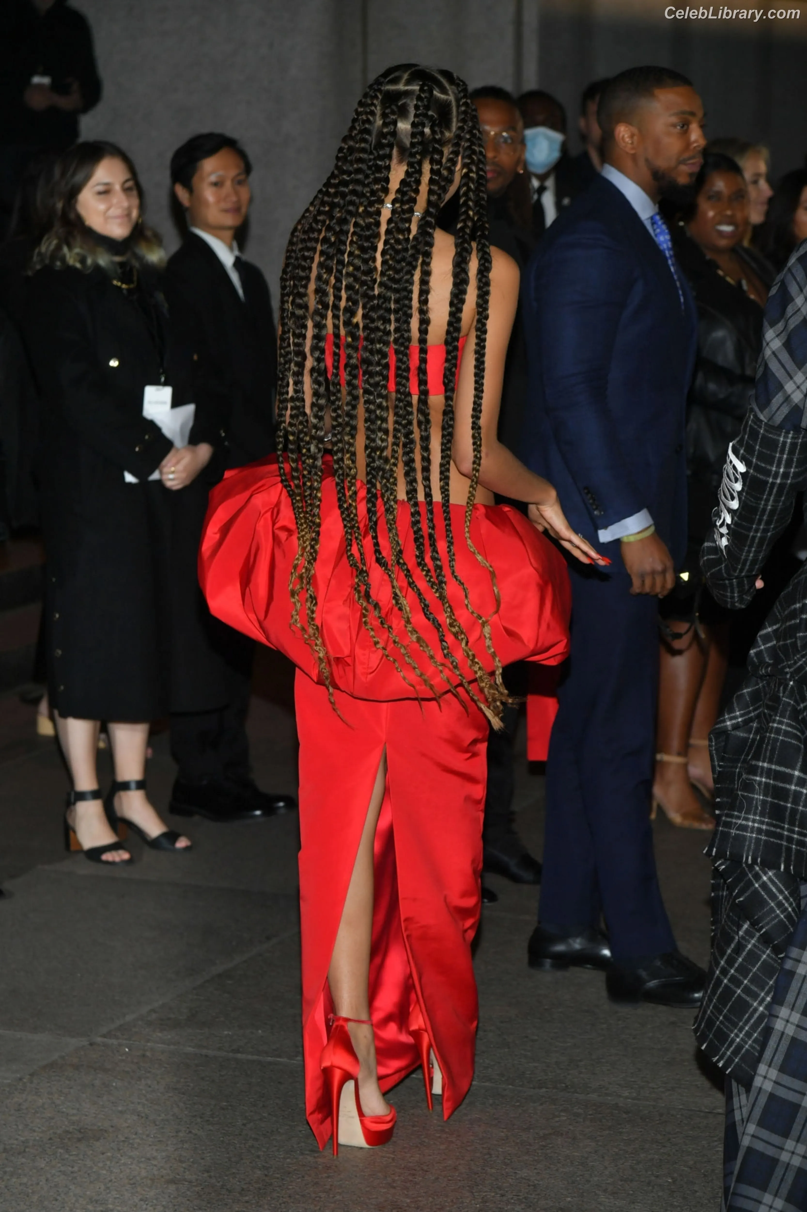Zendaya photo 7 of 1935