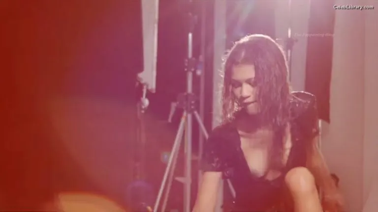 Zendaya photo 20 of 1935
