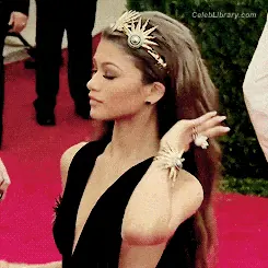 Zendaya photo 9 of 1935