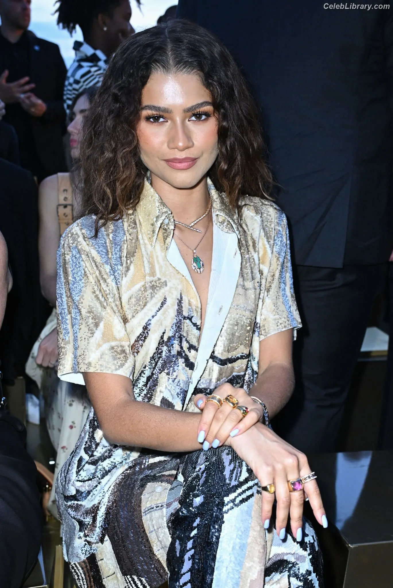 Zendaya photo 17 of 1935