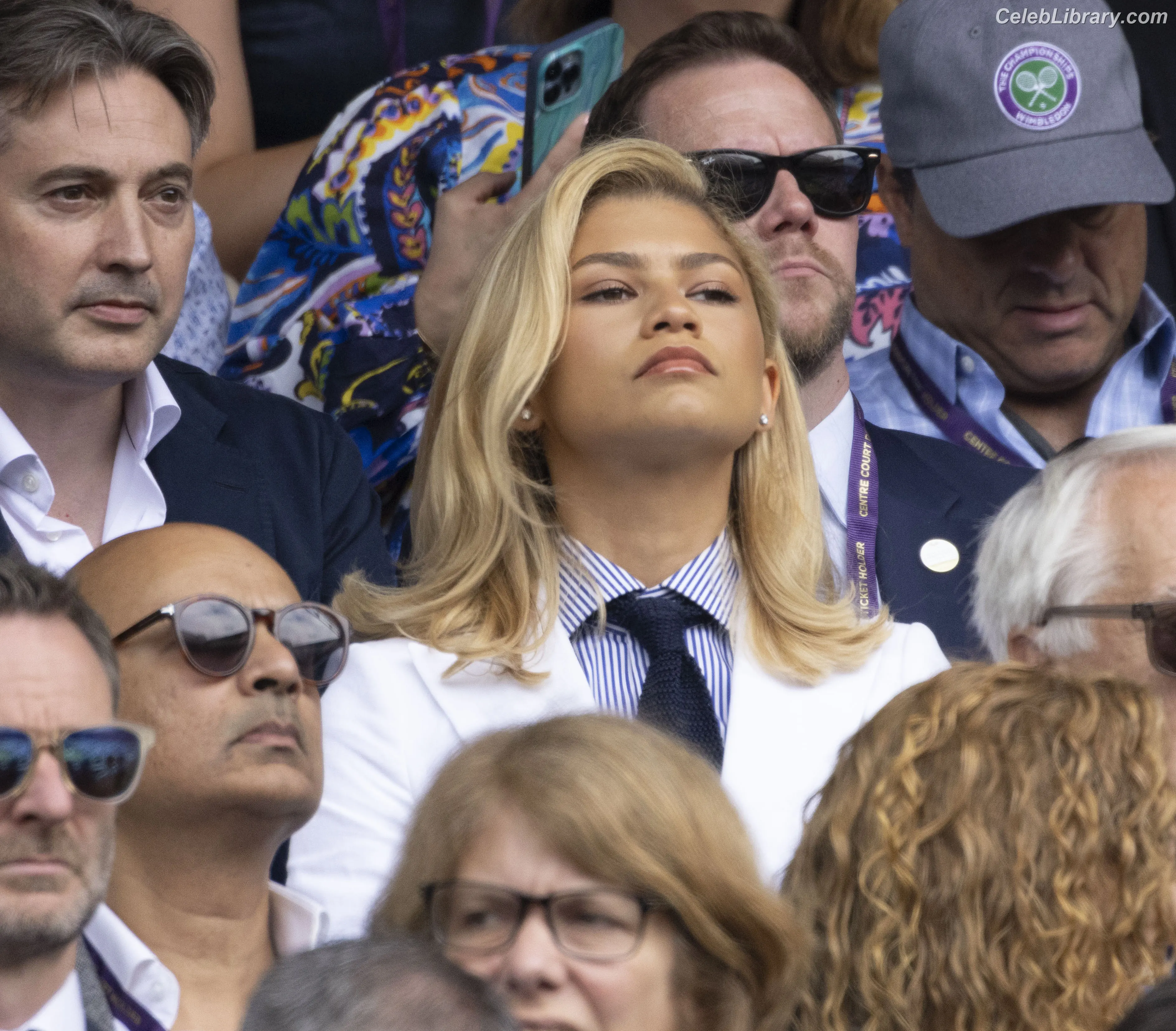 Zendaya photo 1 of 1935