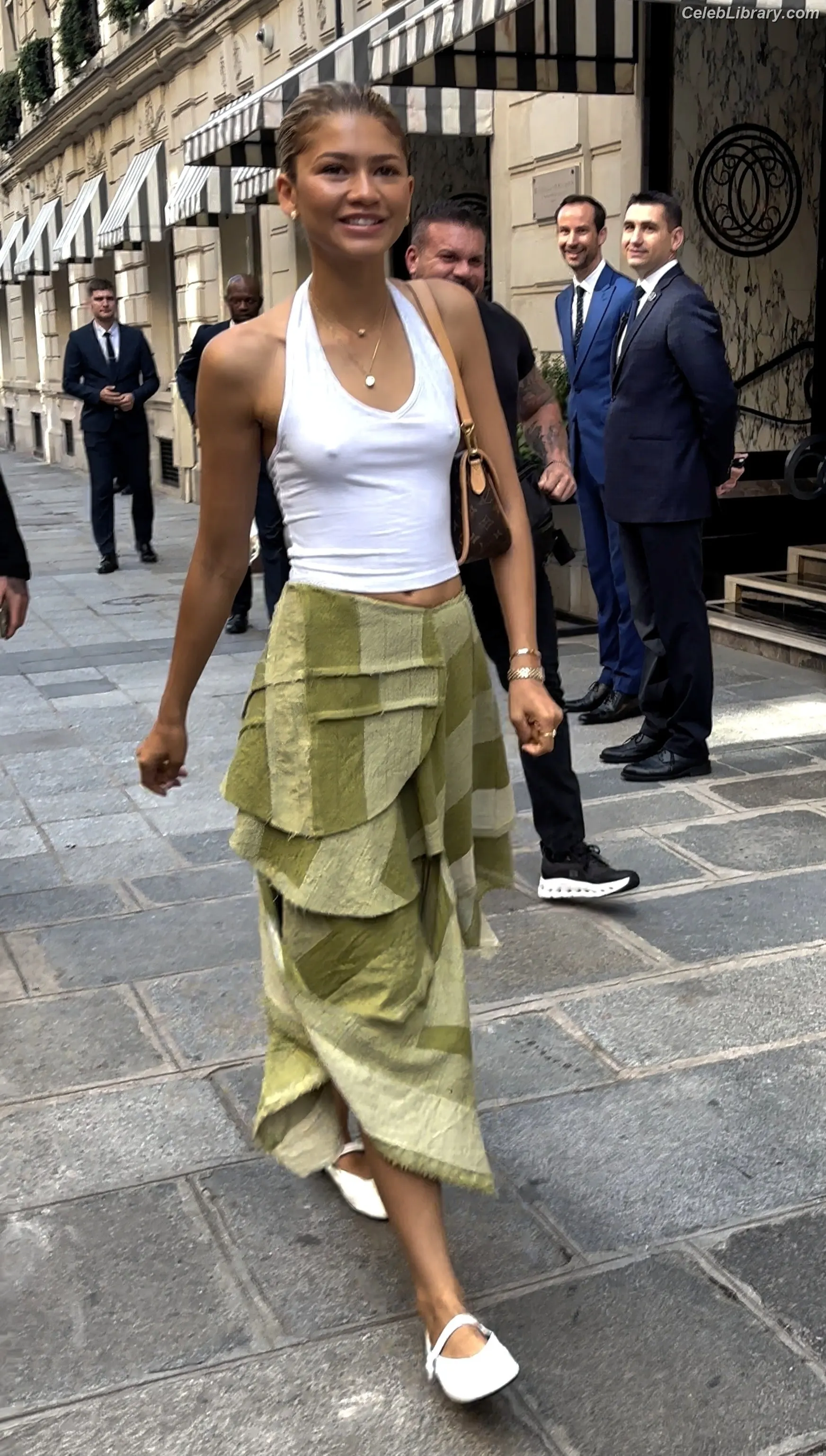 Zendaya photo 10 of 1935