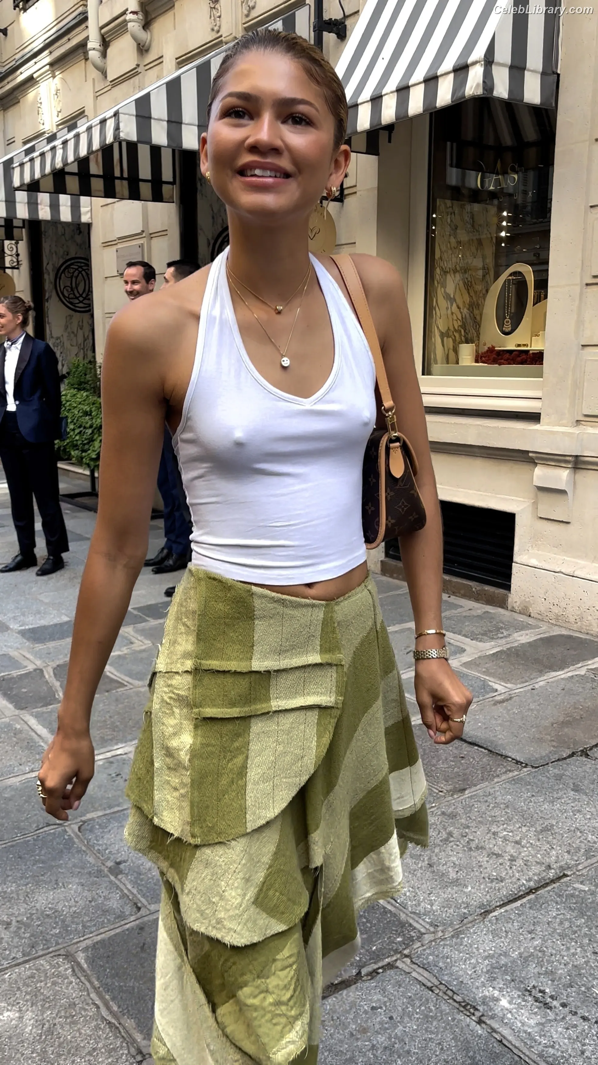 Zendaya photo 12 of 1935