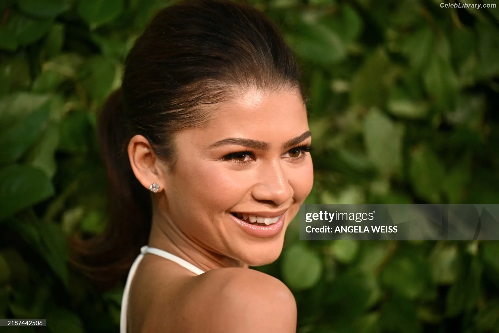 Zendaya photo 24 of 1935