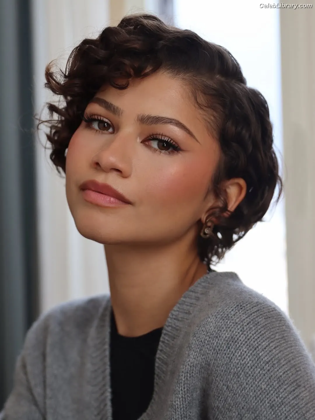 Zendaya photo 22 of 1935