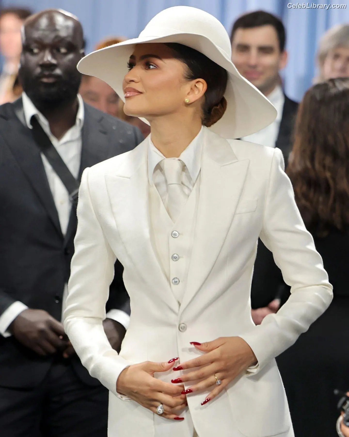 Zendaya photo 9 of 1935