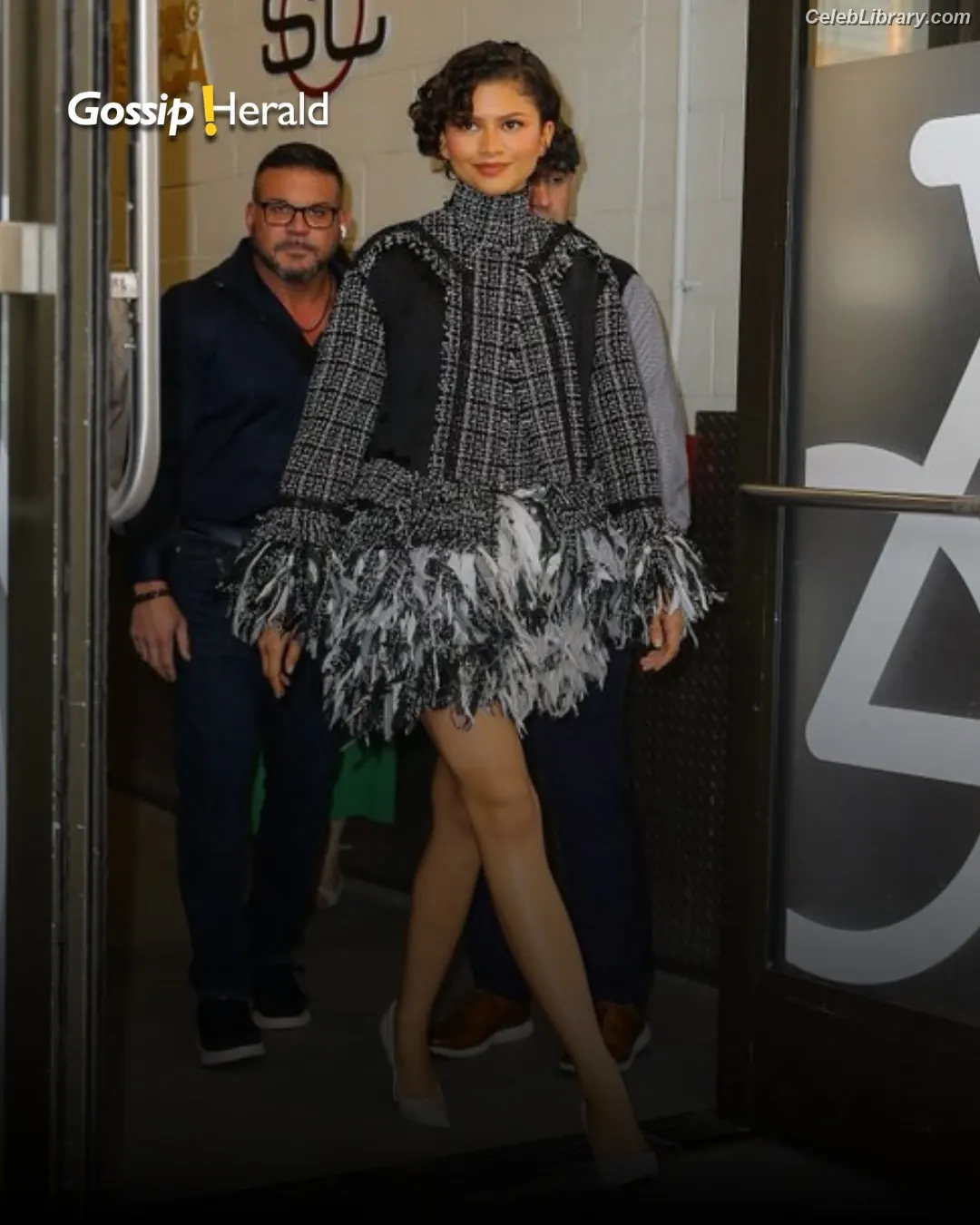 Zendaya photo 3 of 1935