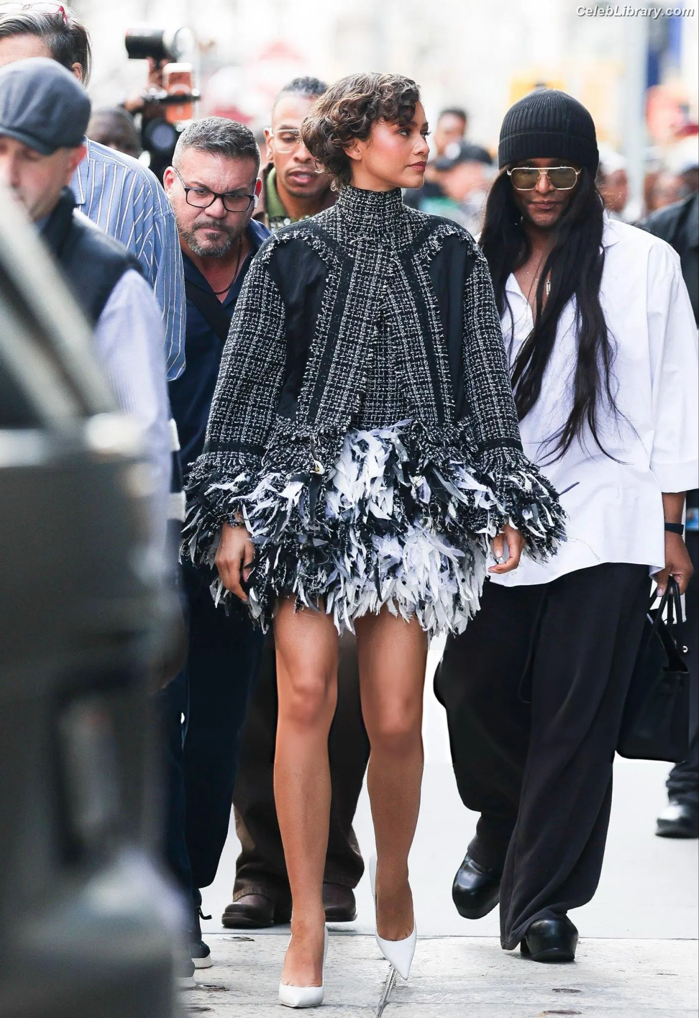 Zendaya photo 5 of 1935