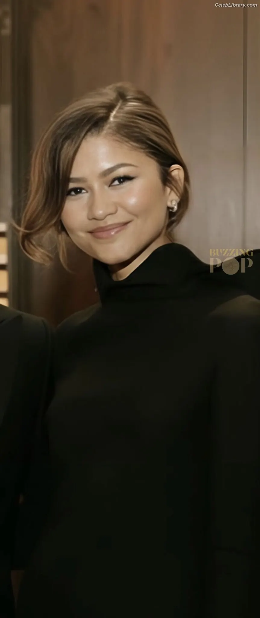 Zendaya photo 19 of 1935