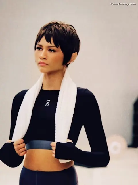 Zendaya photo 4 of 1935