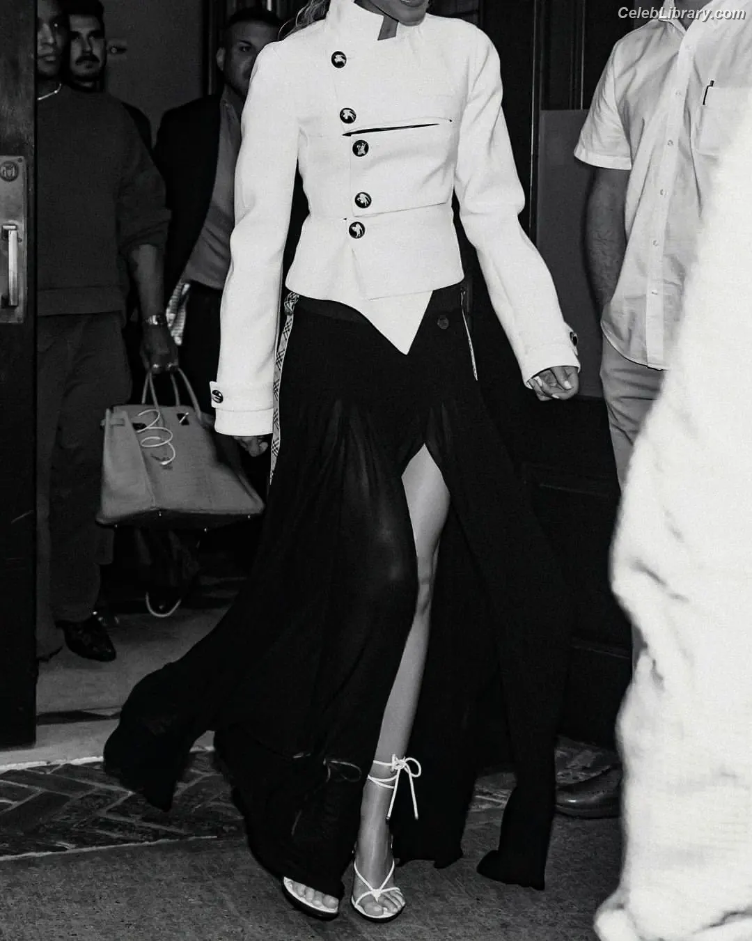 Zendaya photo 16 of 1935