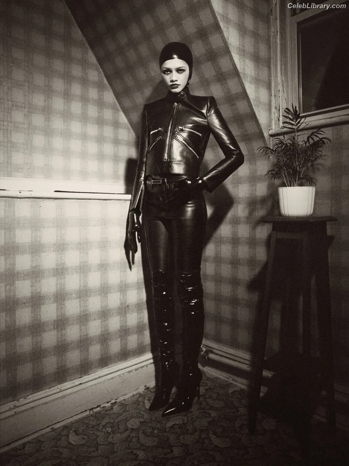 Zendaya photo 15 of 1935