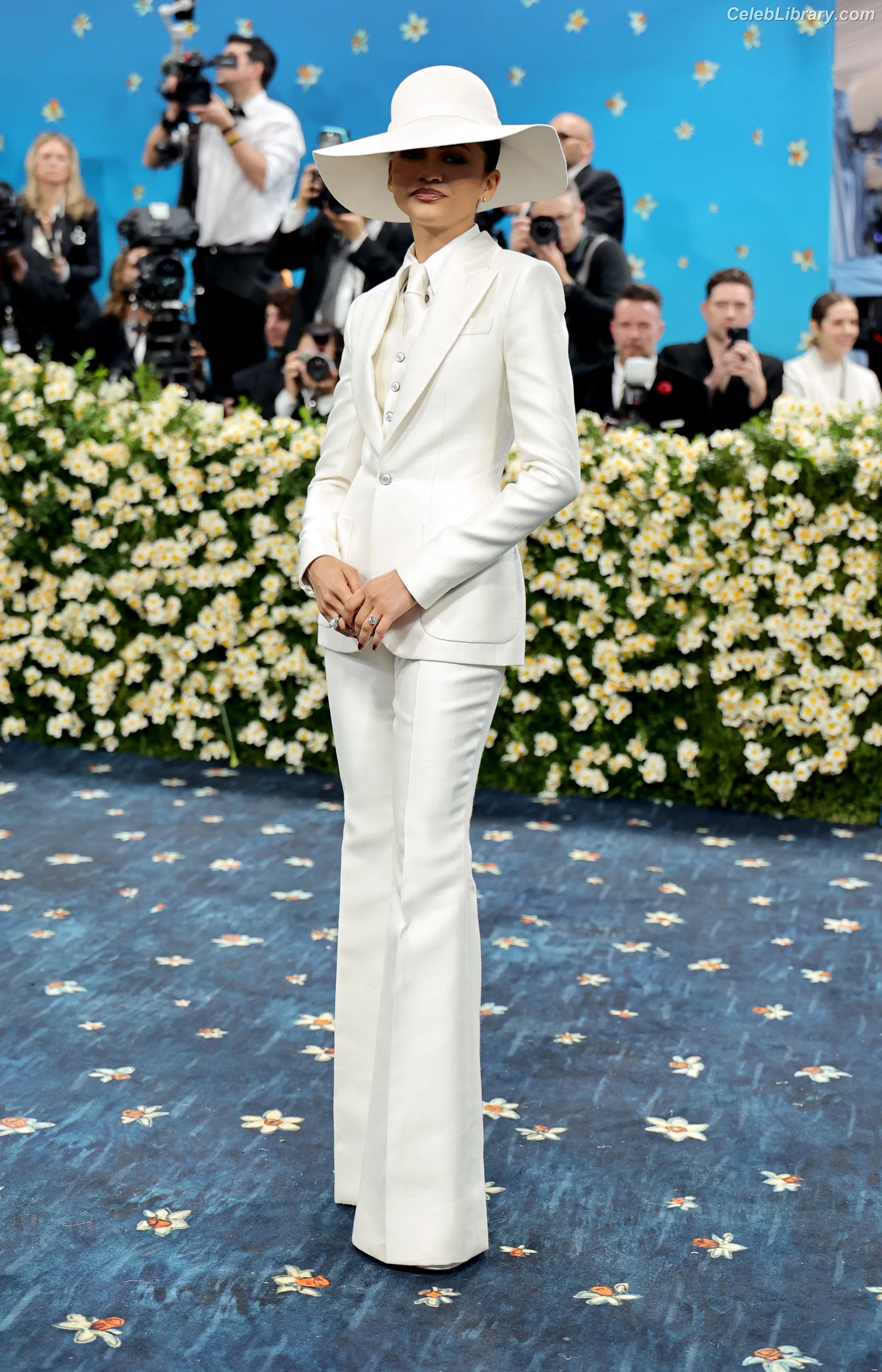 Zendaya photo 19 of 1935