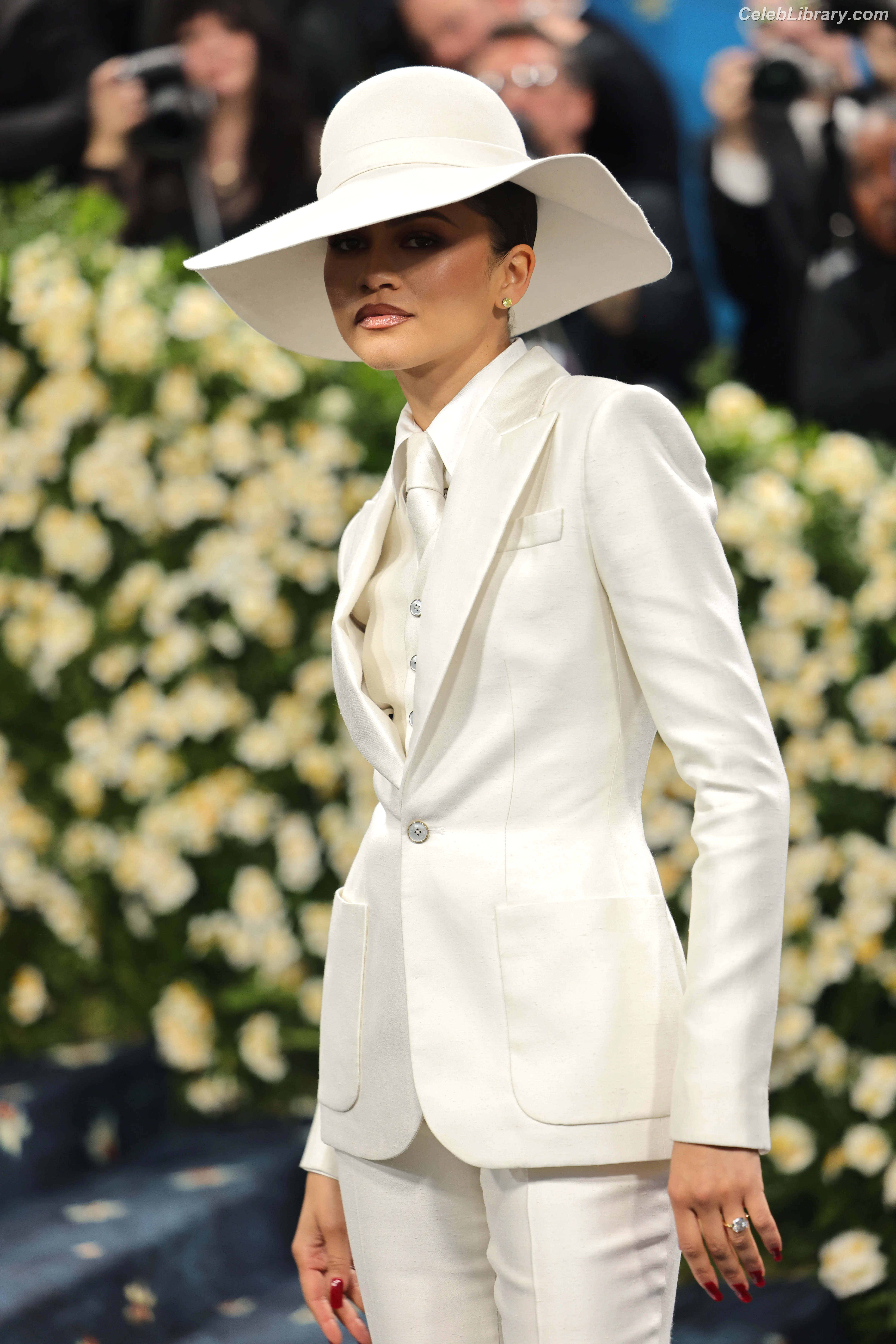 Zendaya photo 20 of 1935