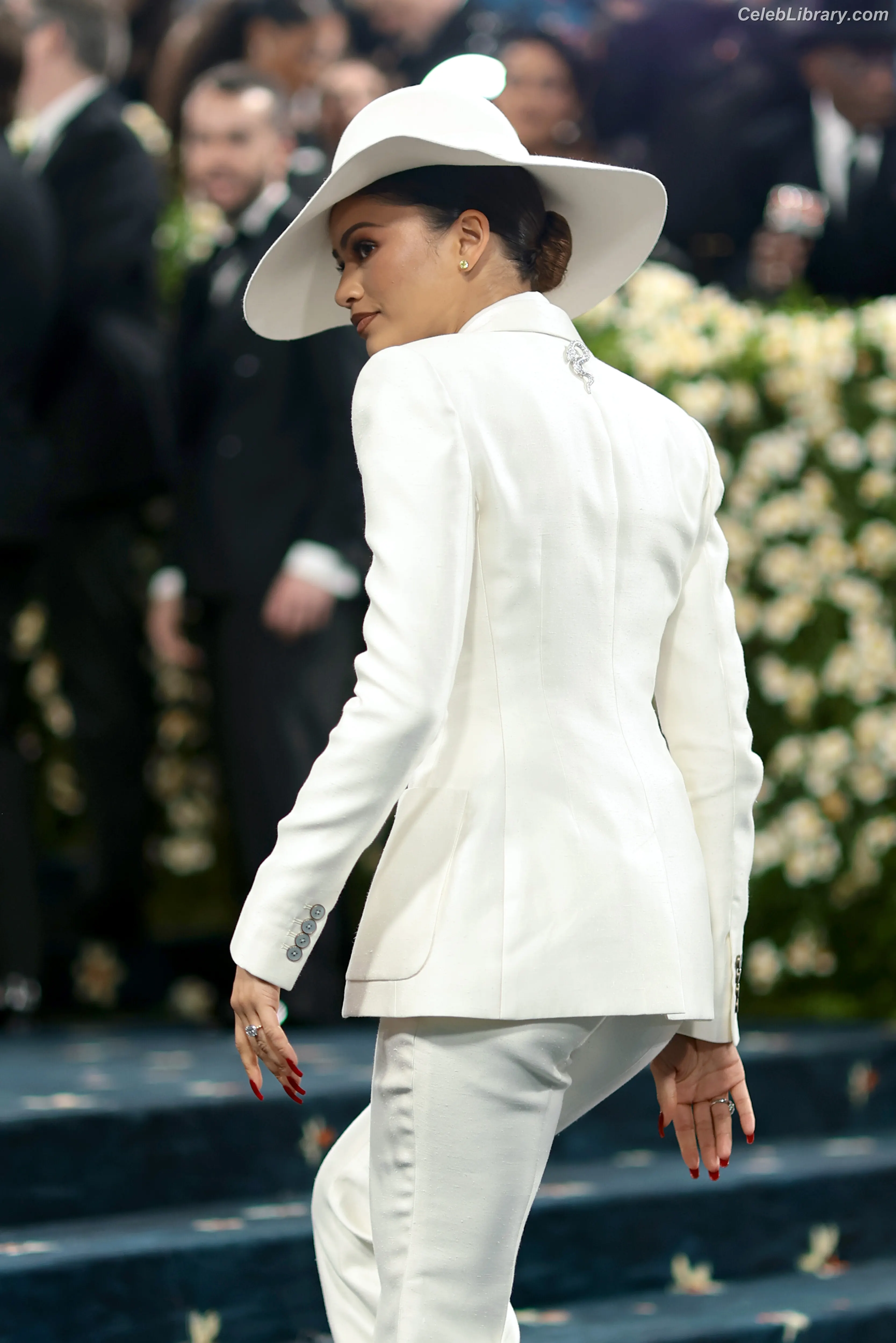 Zendaya photo 6 of 1935