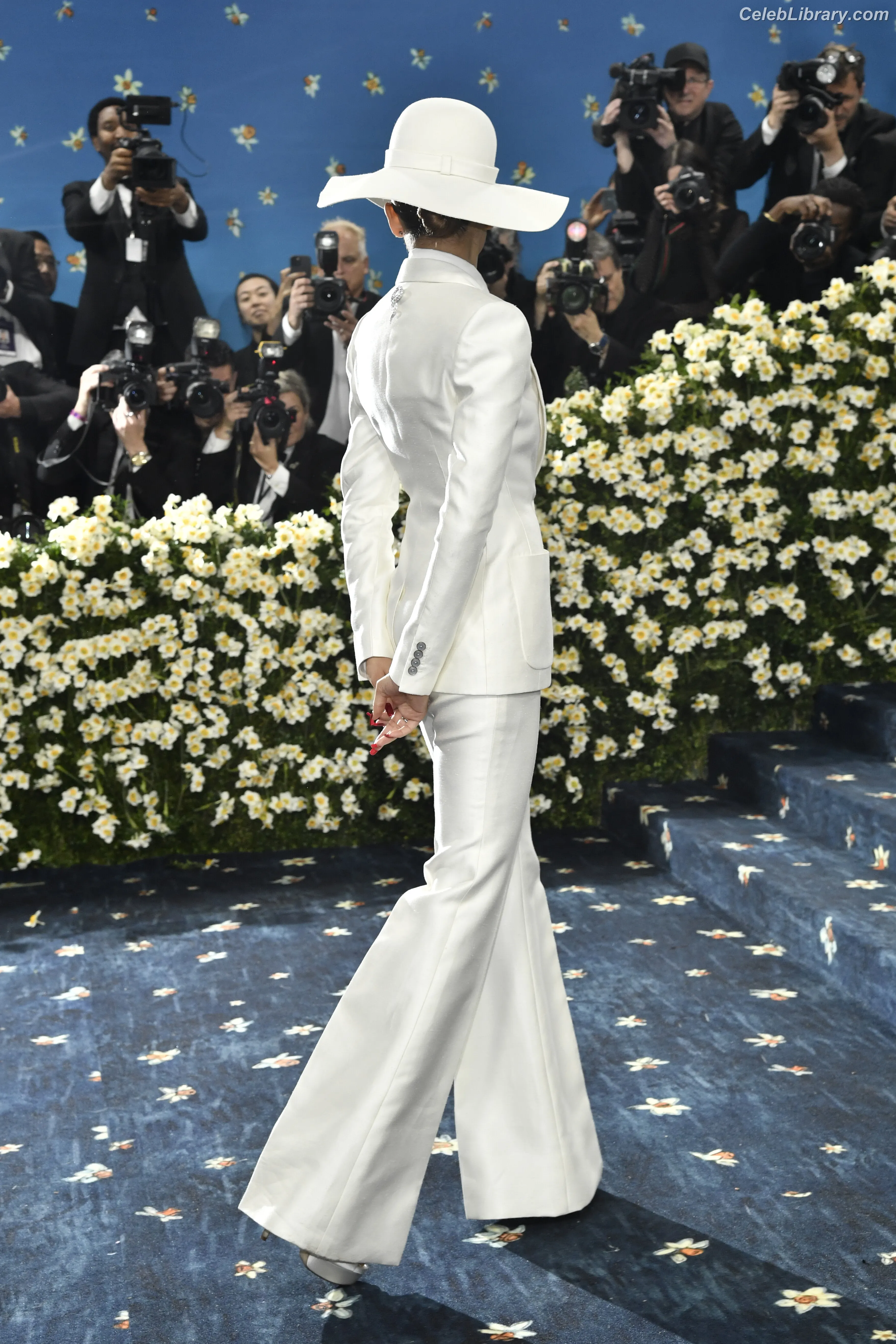 Zendaya photo 7 of 1935