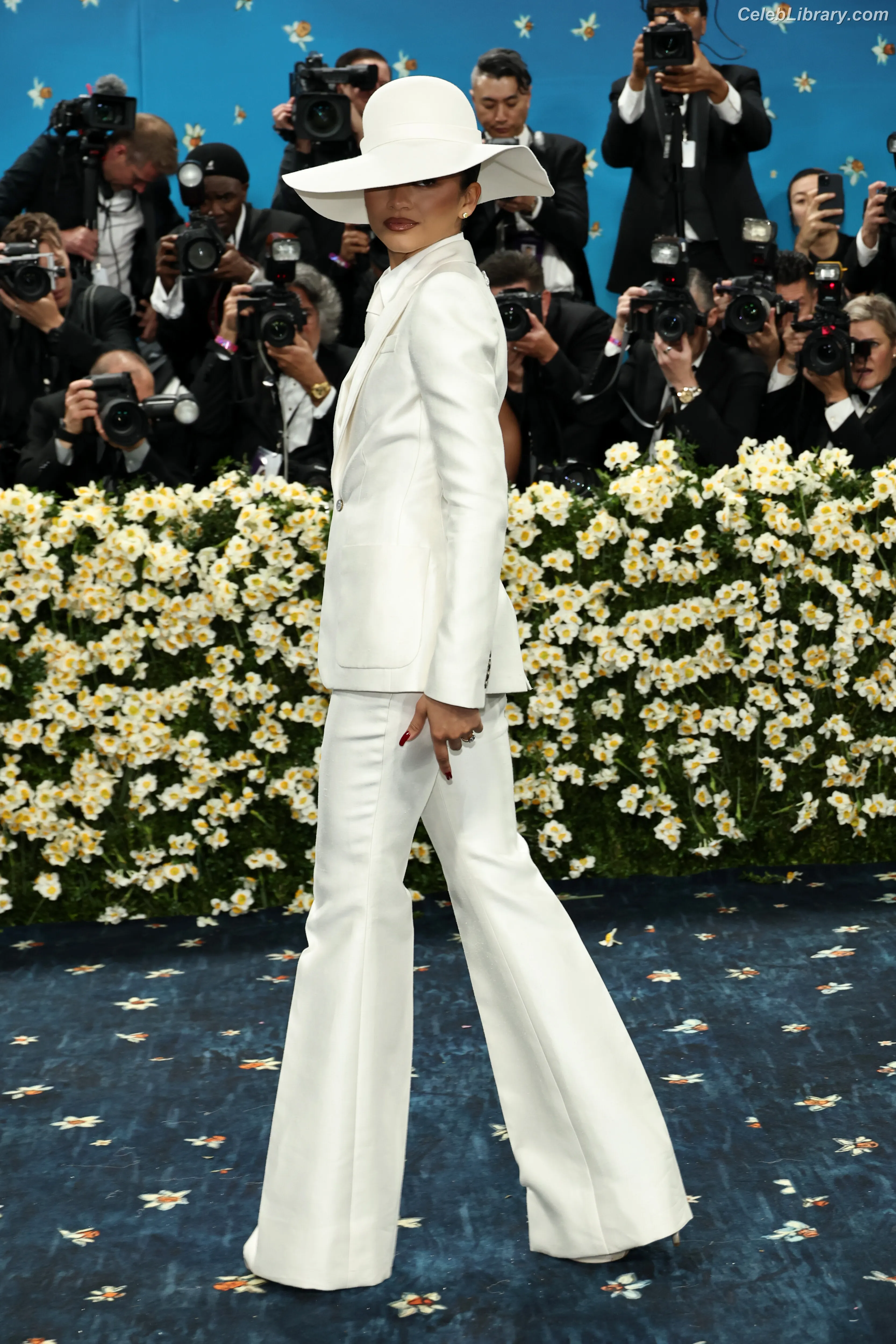Zendaya photo 13 of 1935