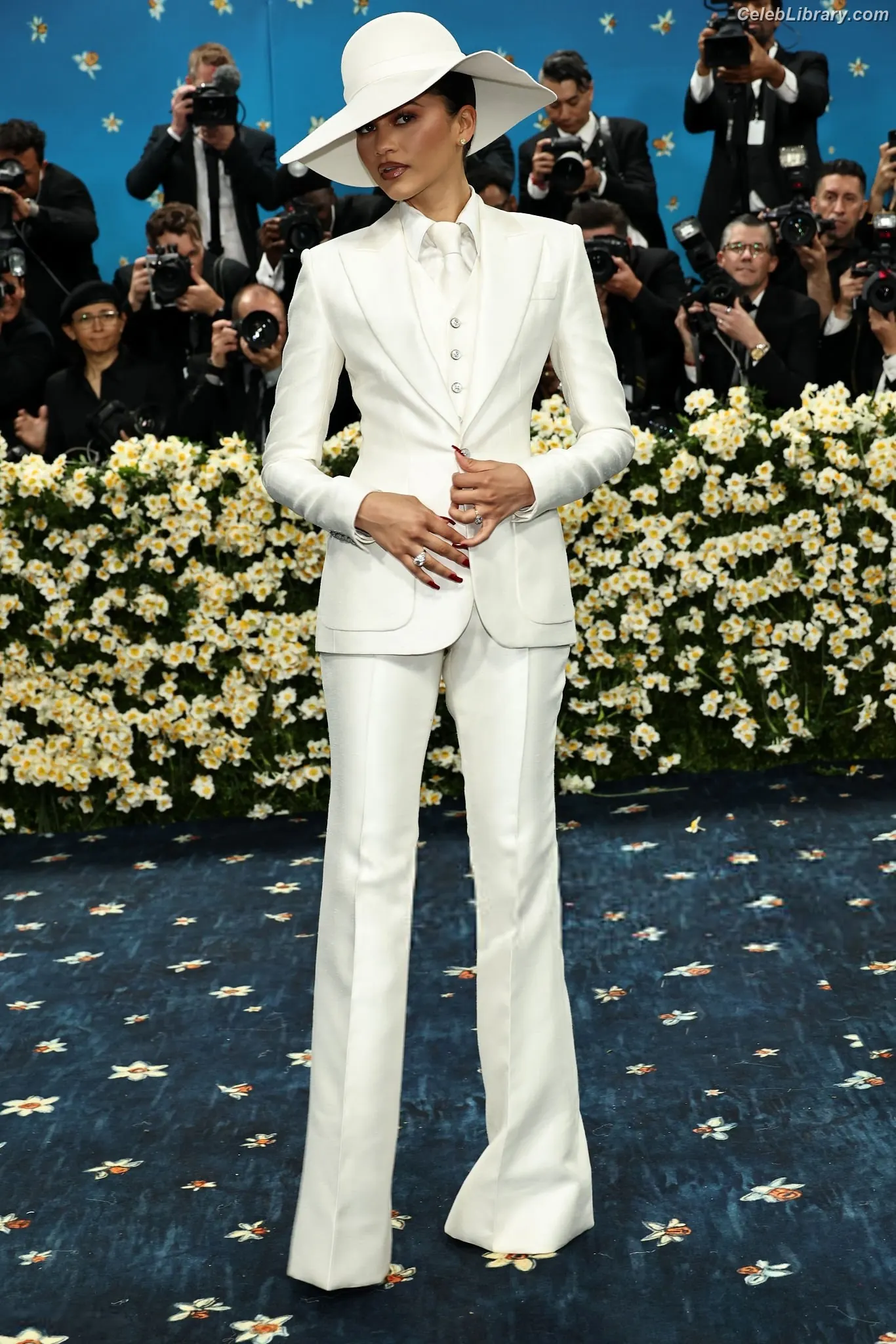 Zendaya photo 14 of 1935