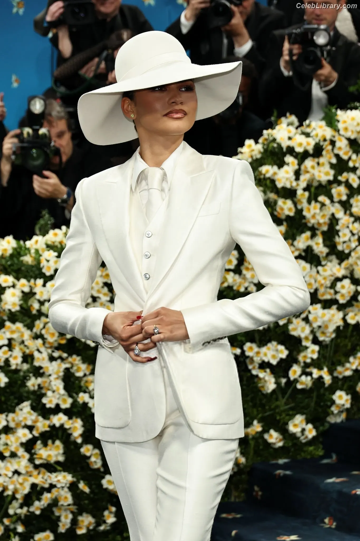 Zendaya photo 15 of 1935