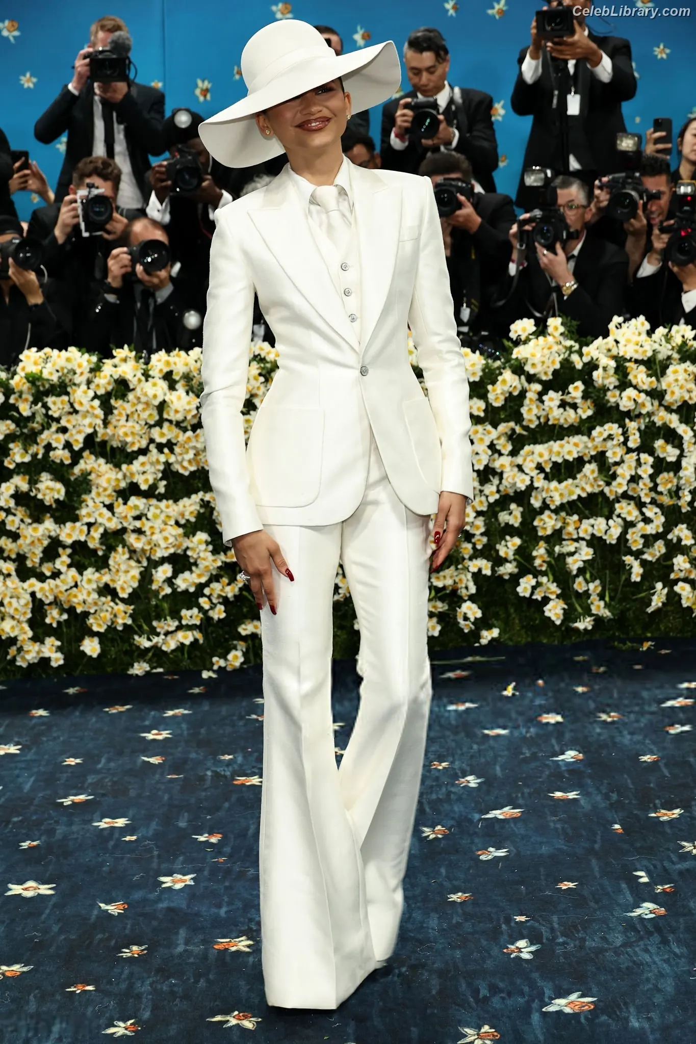Zendaya photo 19 of 1935