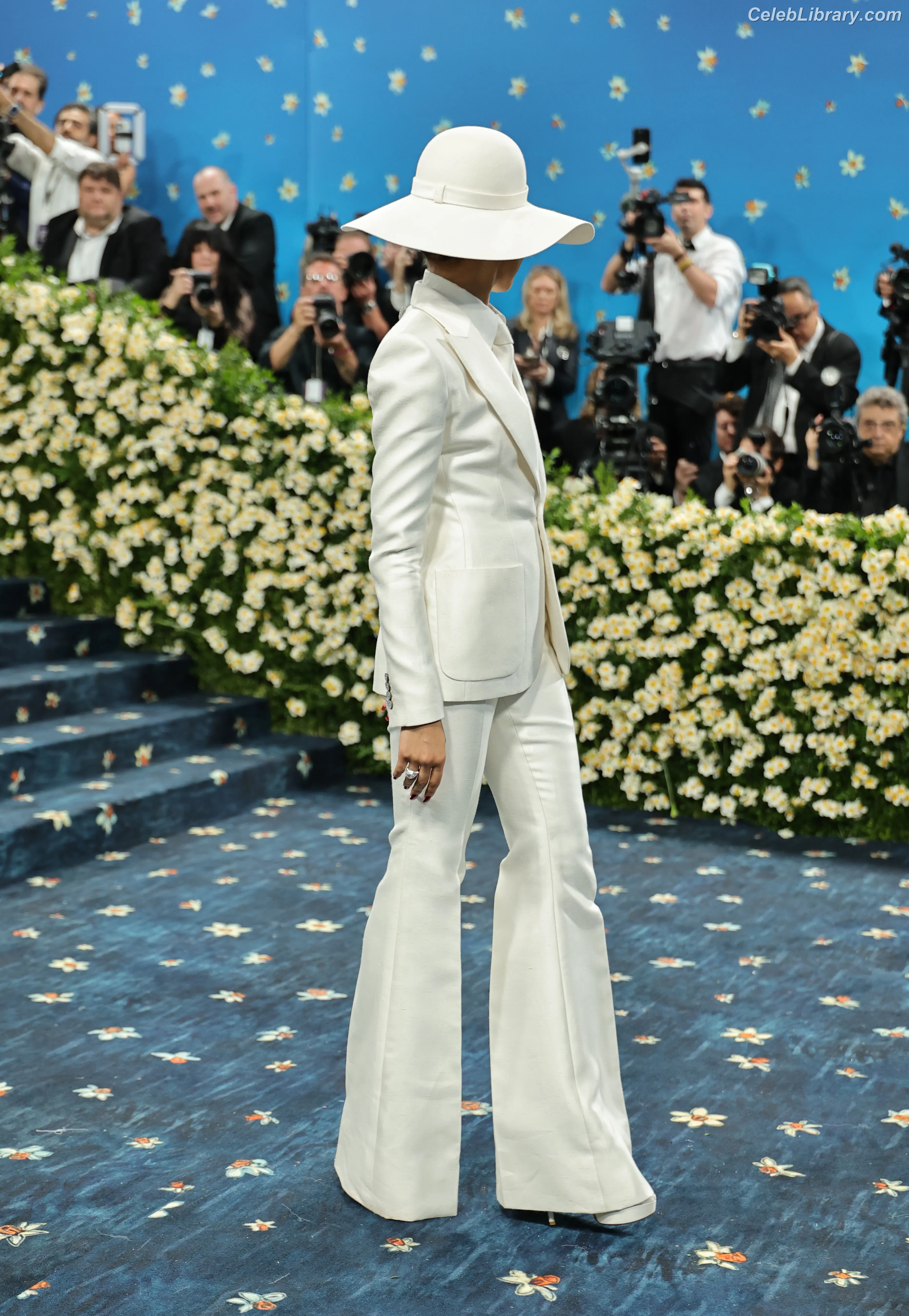 Zendaya photo 23 of 1935