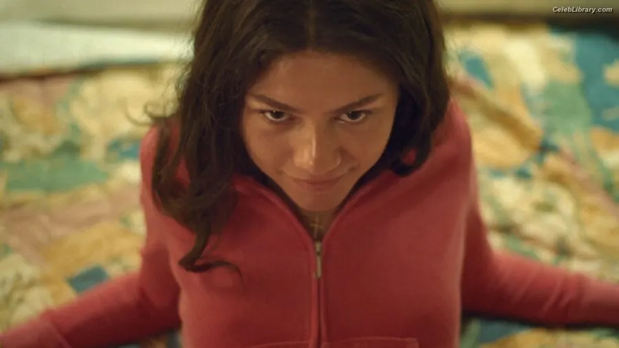 Zendaya photo 10 of 1935