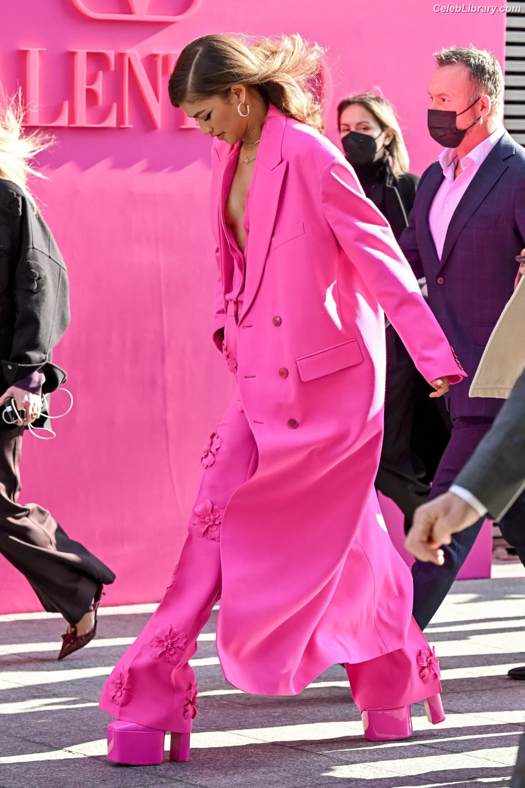 Zendaya photo 17 of 1935
