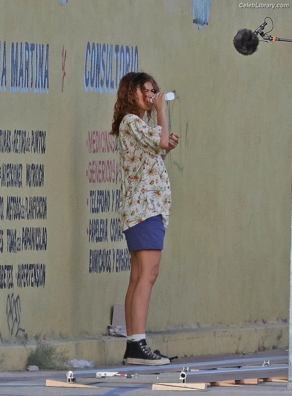 Zendaya photo 11 of 1935