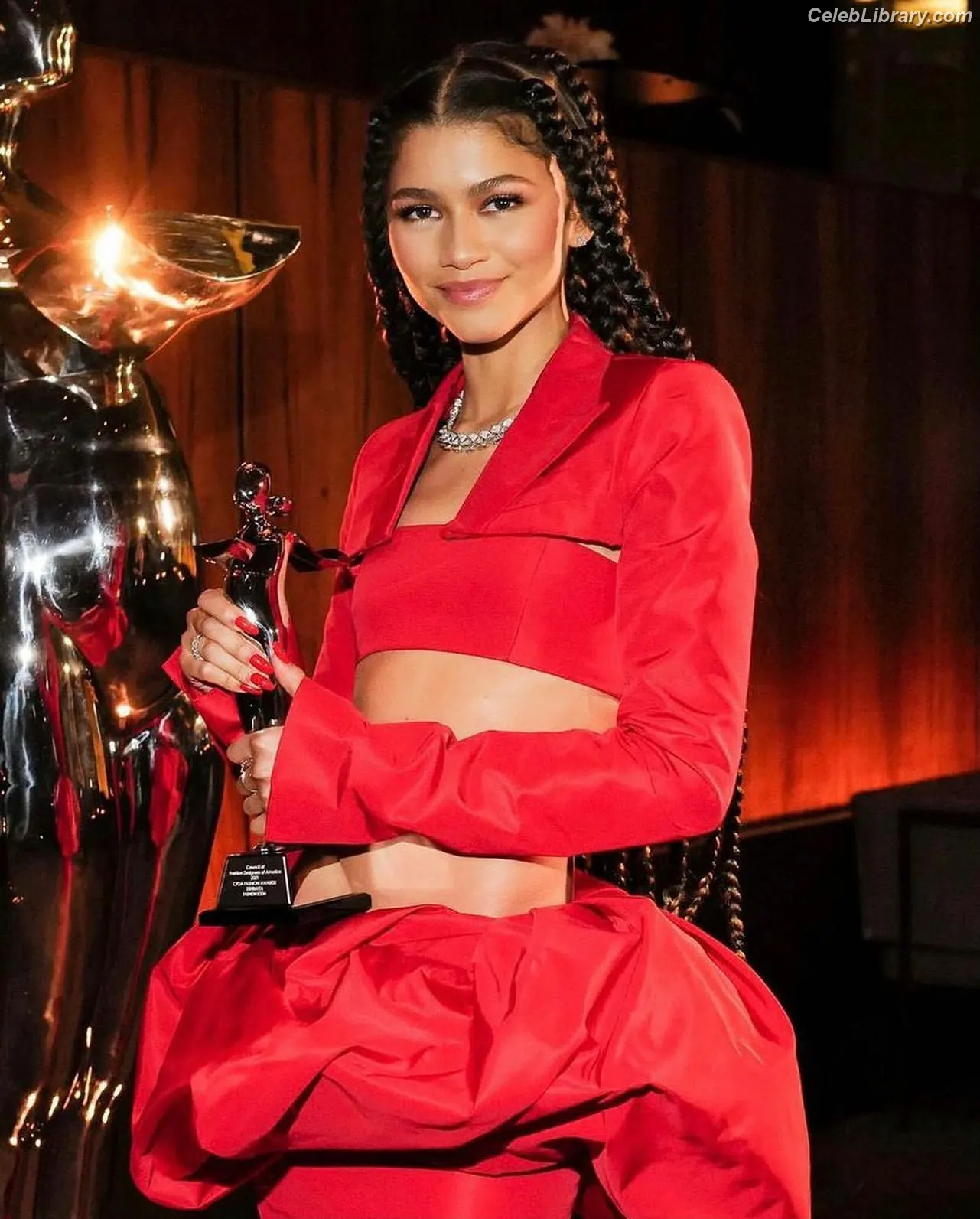 Zendaya photo 5 of 1935