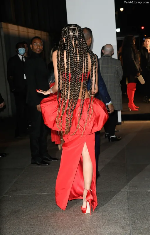 Zendaya photo 17 of 1926