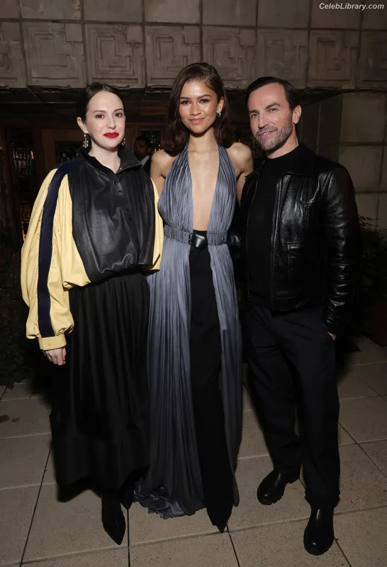 Zendaya photo 24 of 1926